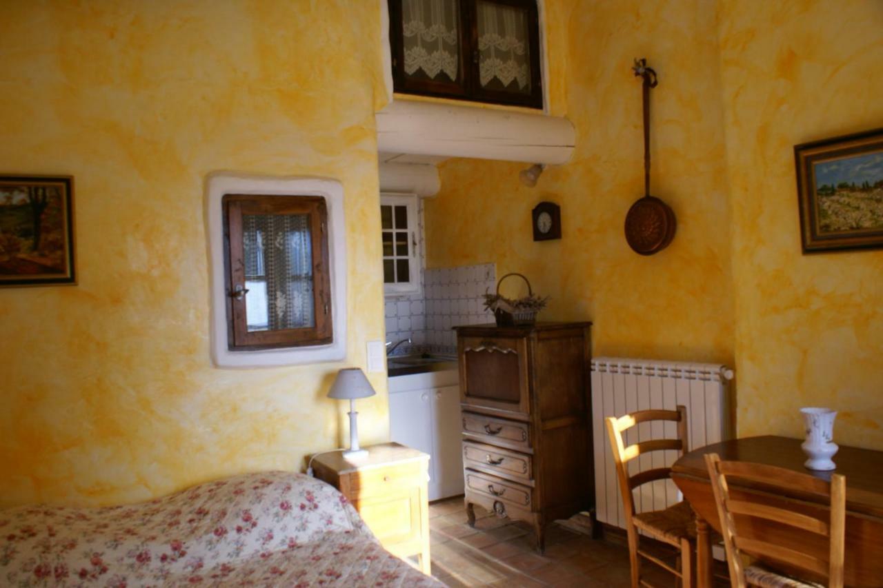 Chambre D'Hotes La Chenaie Venasque Exterior photo